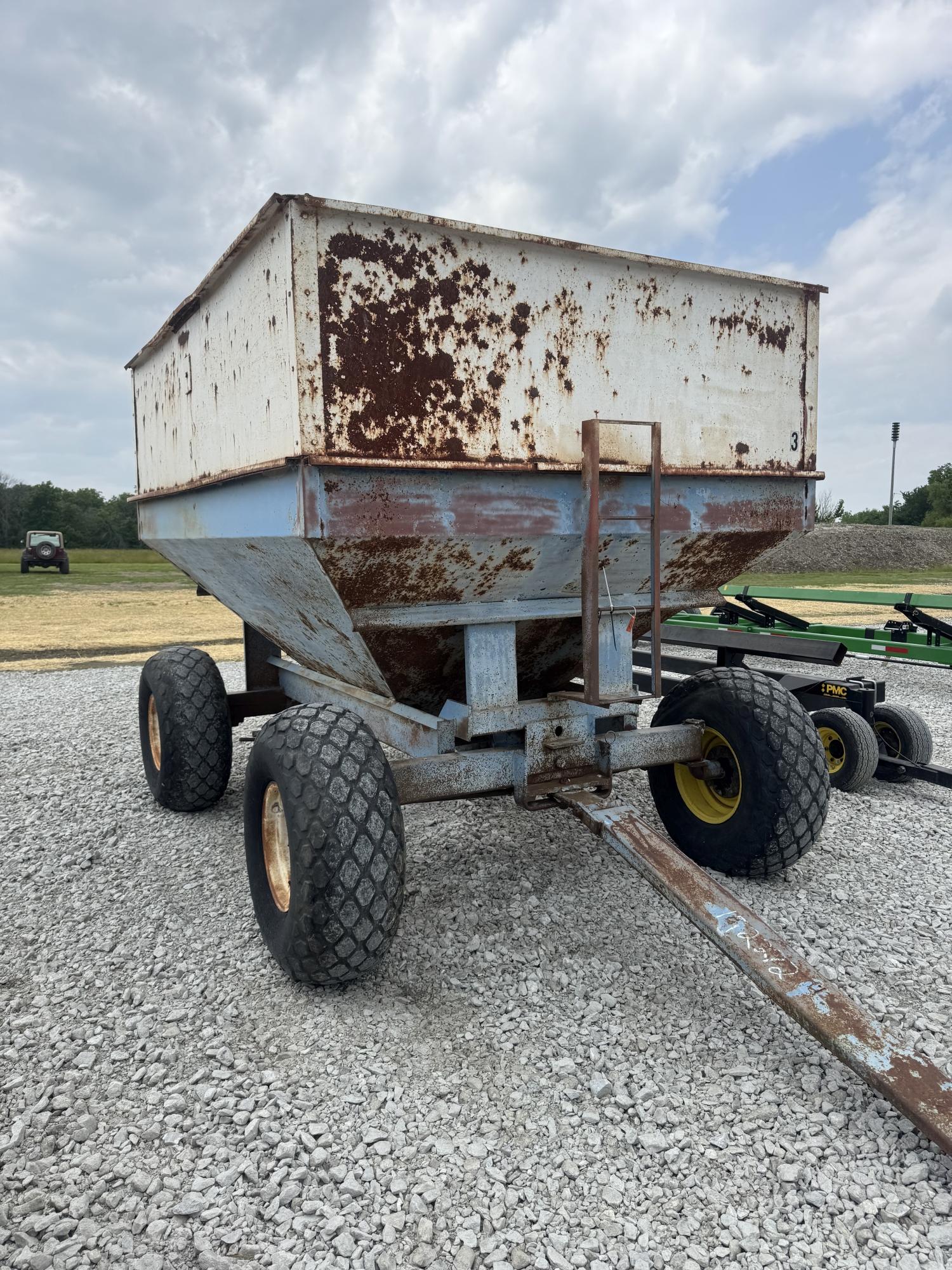 DMI Gravity Wagon
