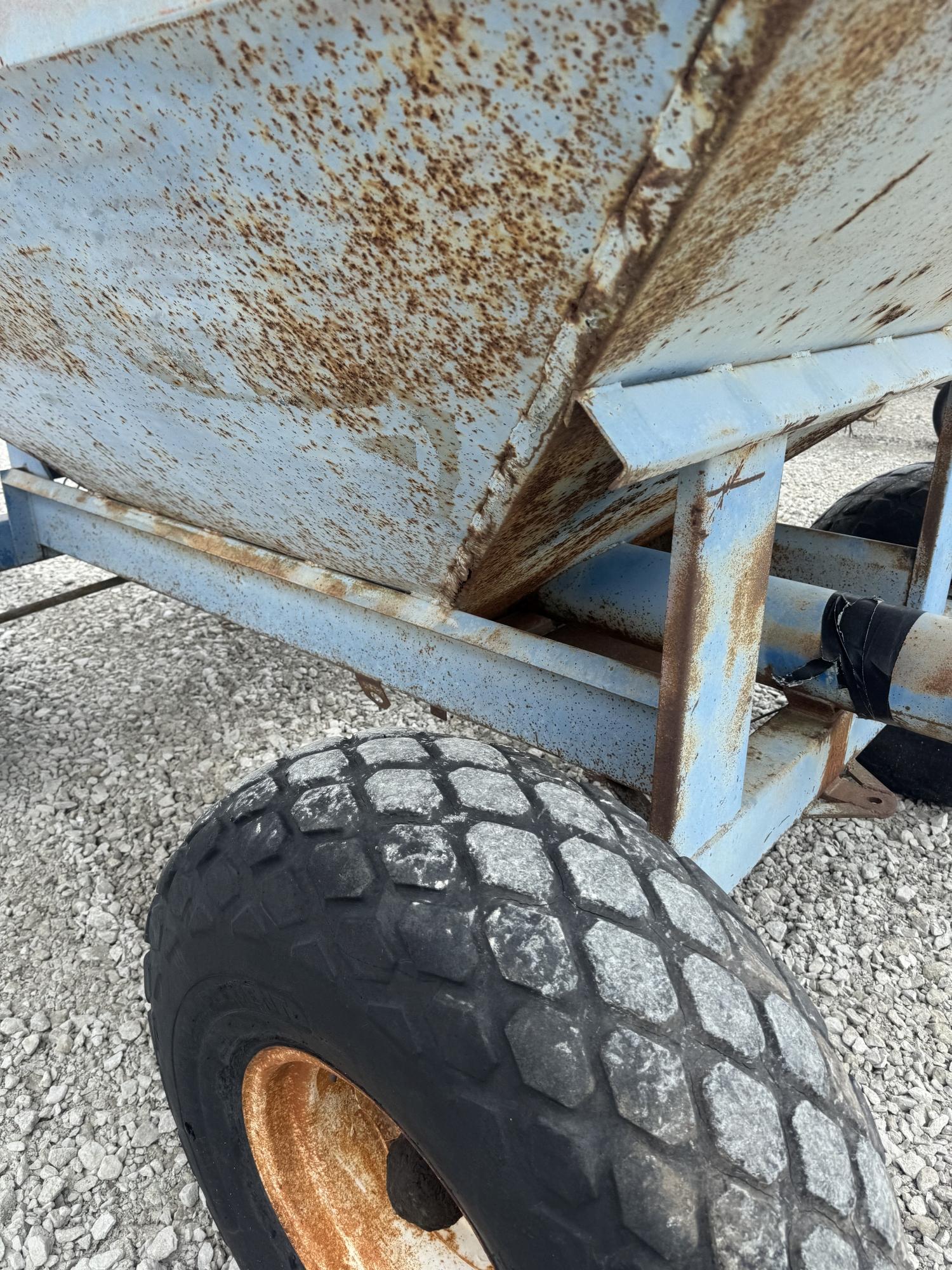 DMI Gravity Wagon