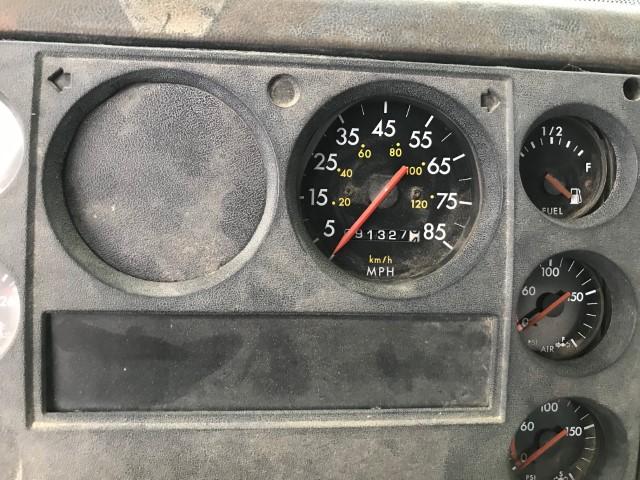 1999 Freightliner Fl70 single axle derrick digger
