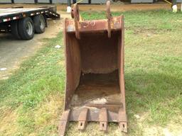 30 IN EXCAVATOR BUCKET