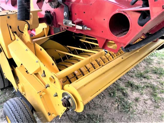 2016 New Holland Roll Belt 450 round baler