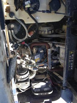 Cushman golf car with dump bed