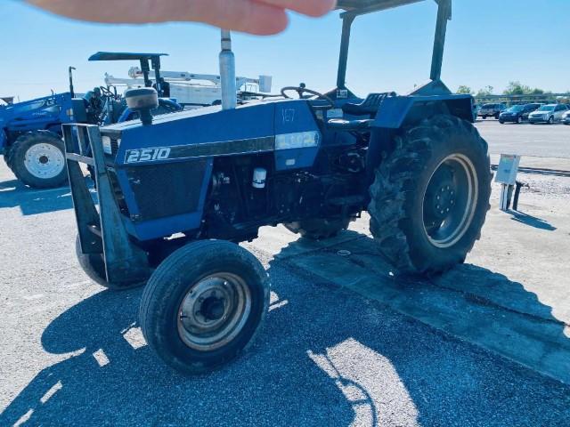Long 2510 Diesel Tractor