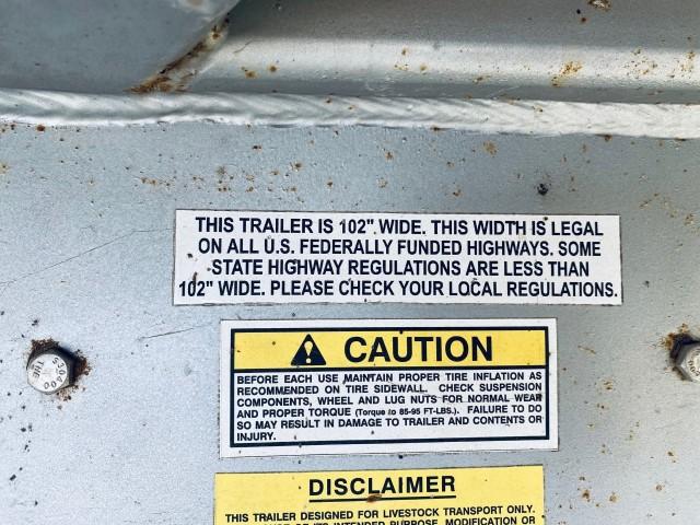 2005 Cimmaron 3 horse slant load trailer