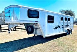 2005 Cimmaron 3 horse slant load trailer