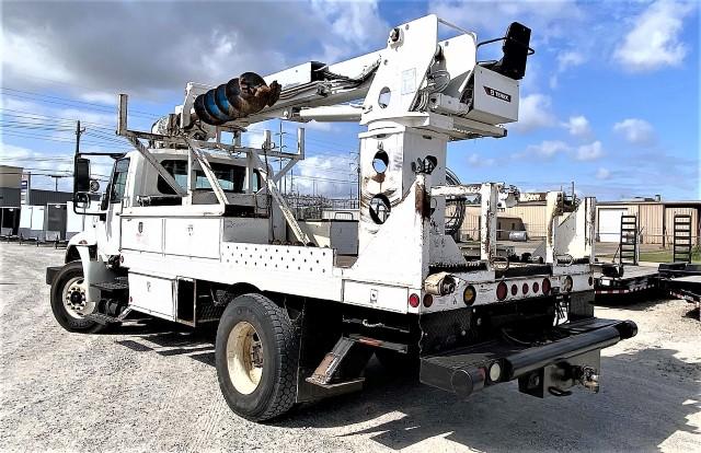2012 International Durastar 4300 SBA, derrick