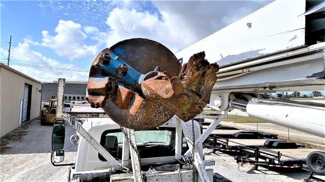 2012 International Durastar 4300 SBA, derrick