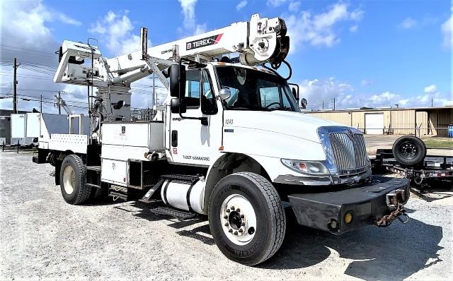 2012 International Durastar 4300 SBA, derrick