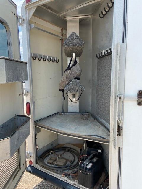 1992 Featherlite 2 horse slant load trailer