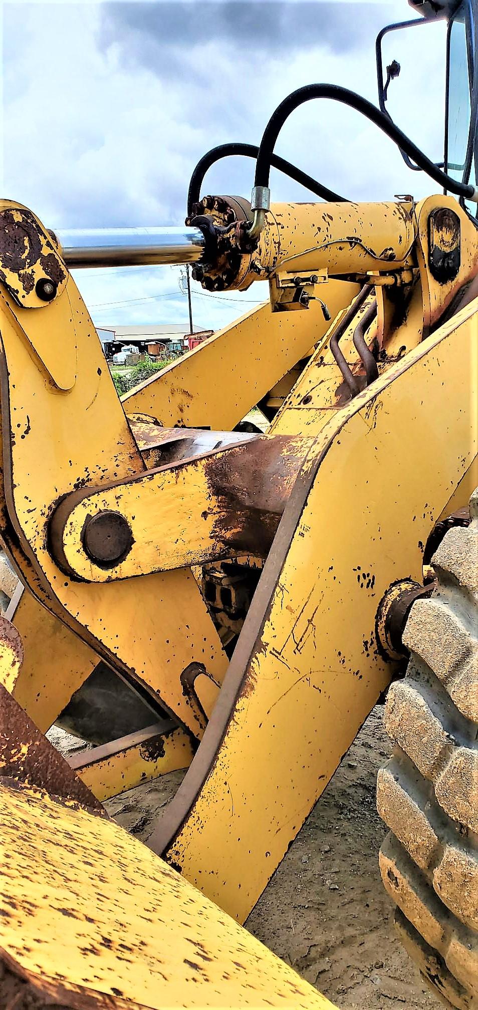 1991 Komatsu WA450-2 articulating wheel loader
