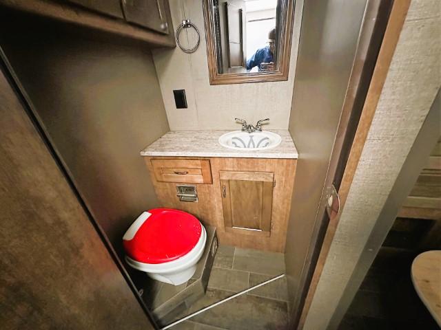 2018 Winnebago Intent 26’ motorhome