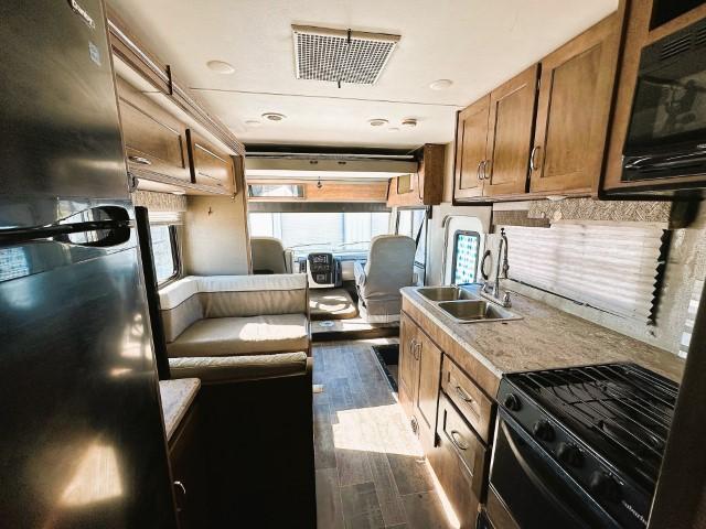 2018 Winnebago Intent 26’ motorhome