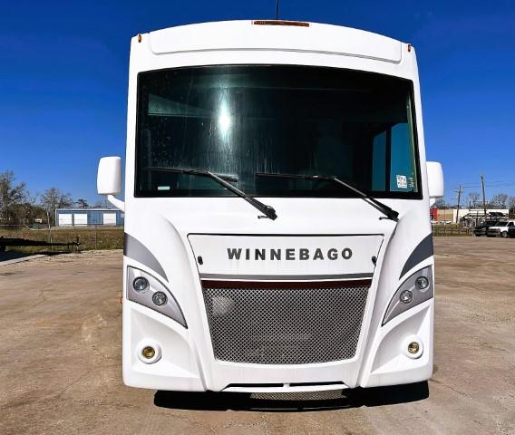 2018 Winnebago Intent 26’ motorhome
