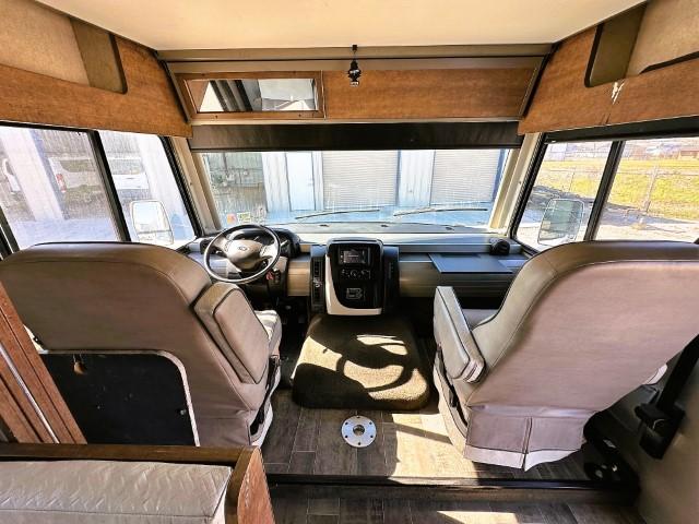 2018 Winnebago Intent 26’ motorhome