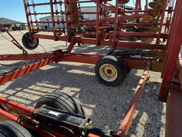 McFarlane model HD1046-16 spike harrow