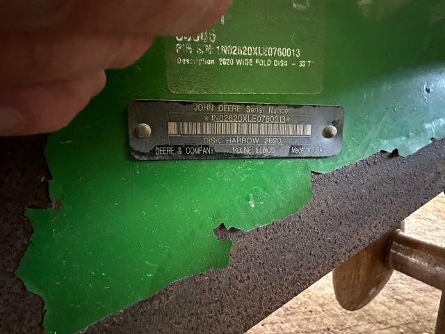 John Deere model 2620 disc harrow