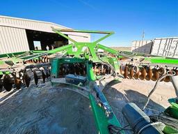 John Deere model 2620 disc harrow