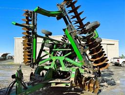 John Deere model 2620 disc harrow