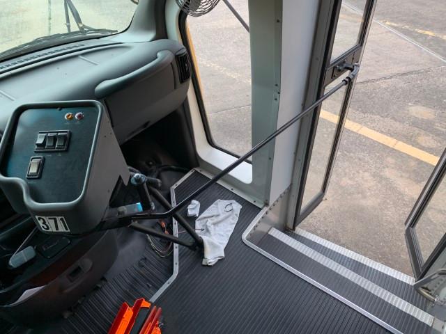 2002 Bluebird 30 passenger cutaway bus inop