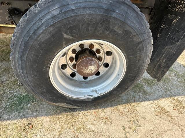 2001 Freightliner single axle refuse dump truck
