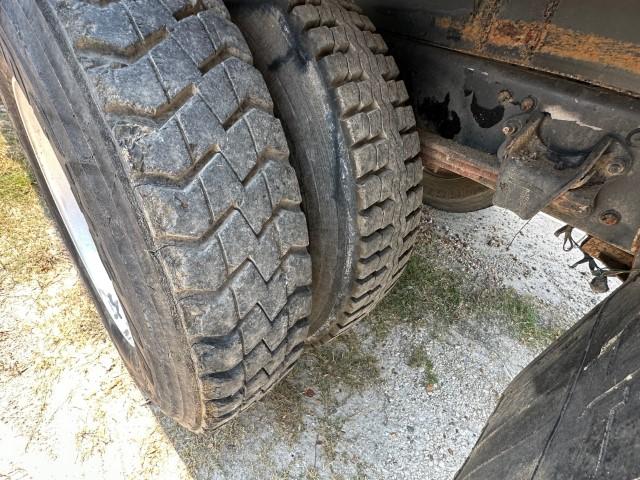 2001 Freightliner single axle refuse dump truck