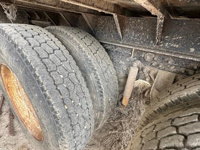 2006 Mack tandem axle dump truck