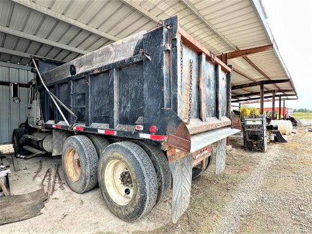 2006 Mack tandem axle dump truck