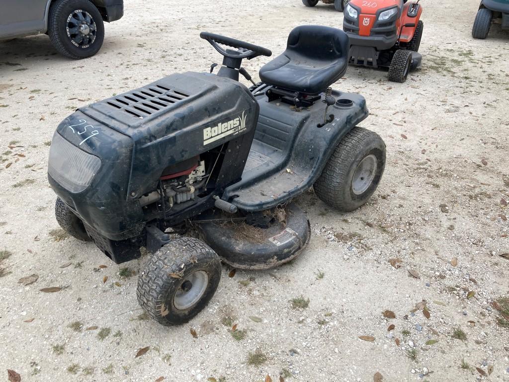 IN OP       BOLENS LAWN TRACTOR