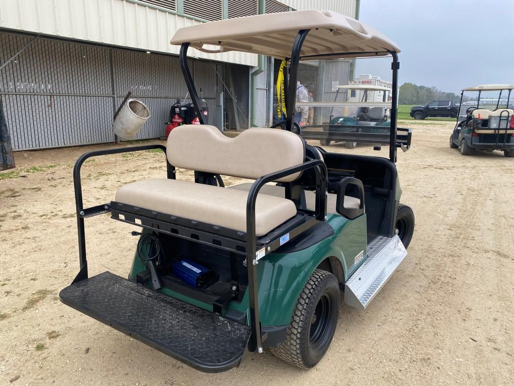 EZ GO GOLF CART WITH BENCH SEAT