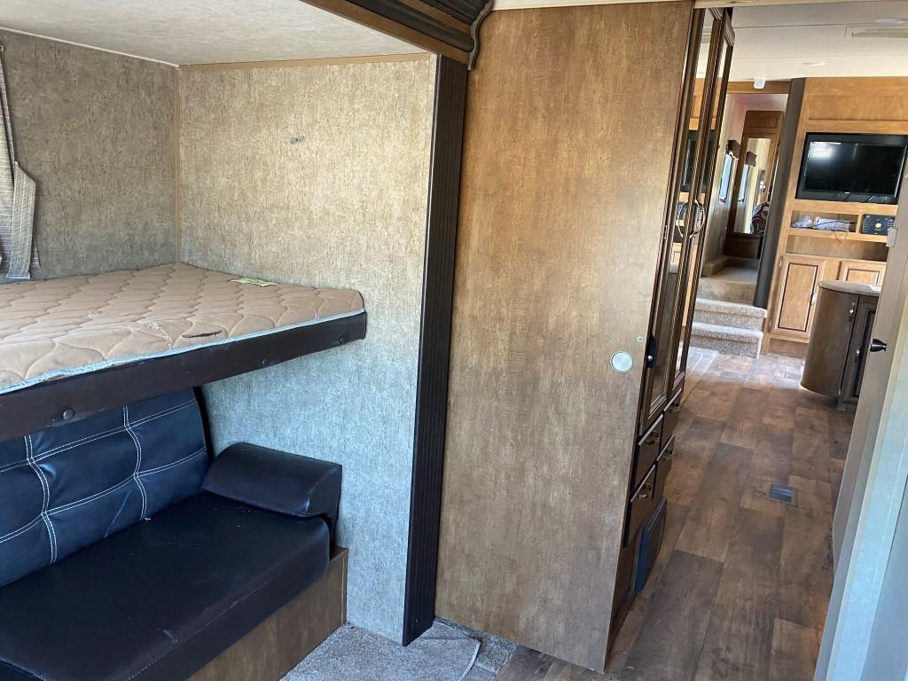 2018 Salem by Forest River 33BHOK 5th wheel camper