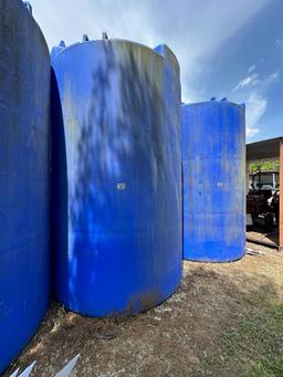 4,000-gallon industrial plastic water tank