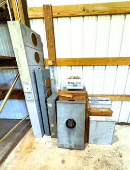 (8) 400 Amp meter bases w/hubs, (3) Multigang