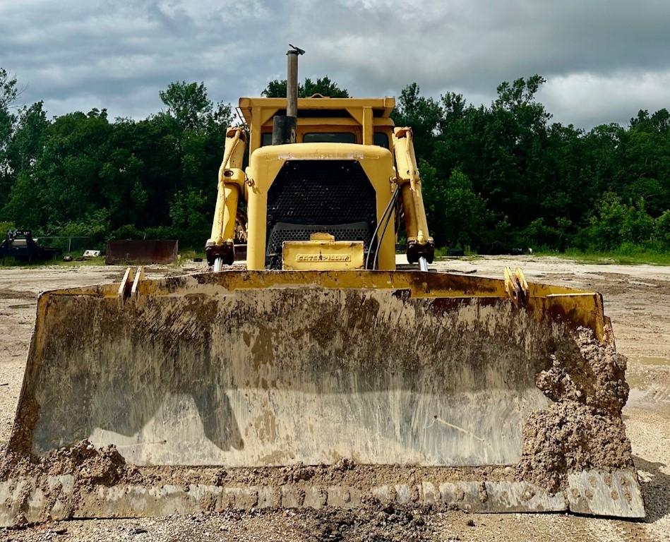Caterpillar D9 dozer