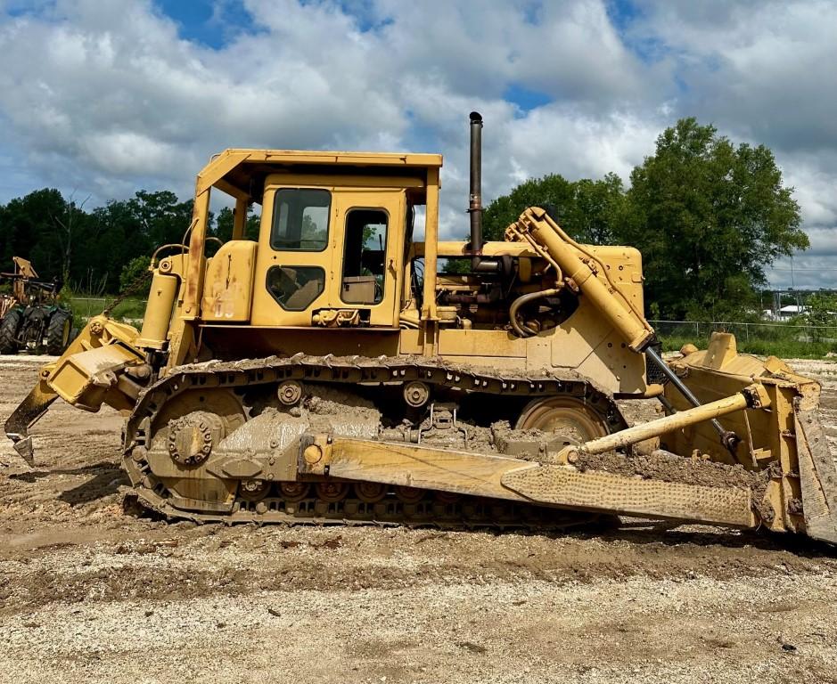 Caterpillar D9 dozer
