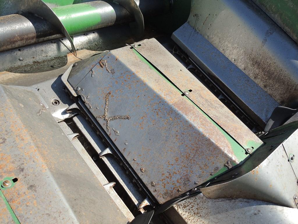 1993 JD 643 Corn Head #651011