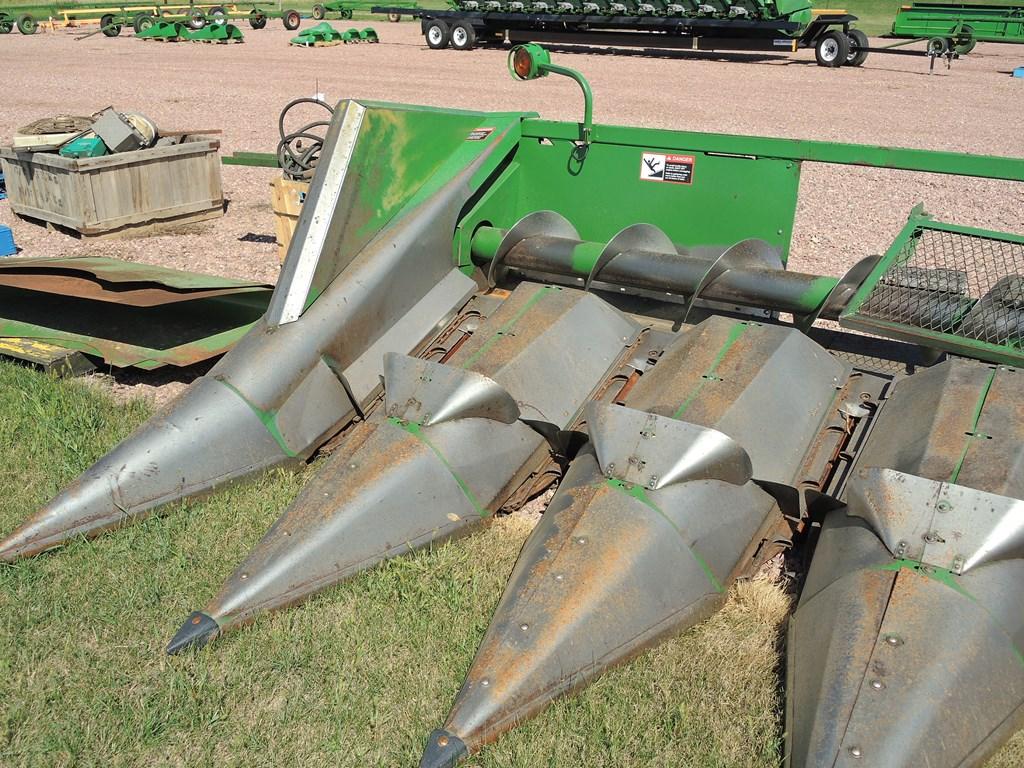 1993 JD 643 Corn Head #651011