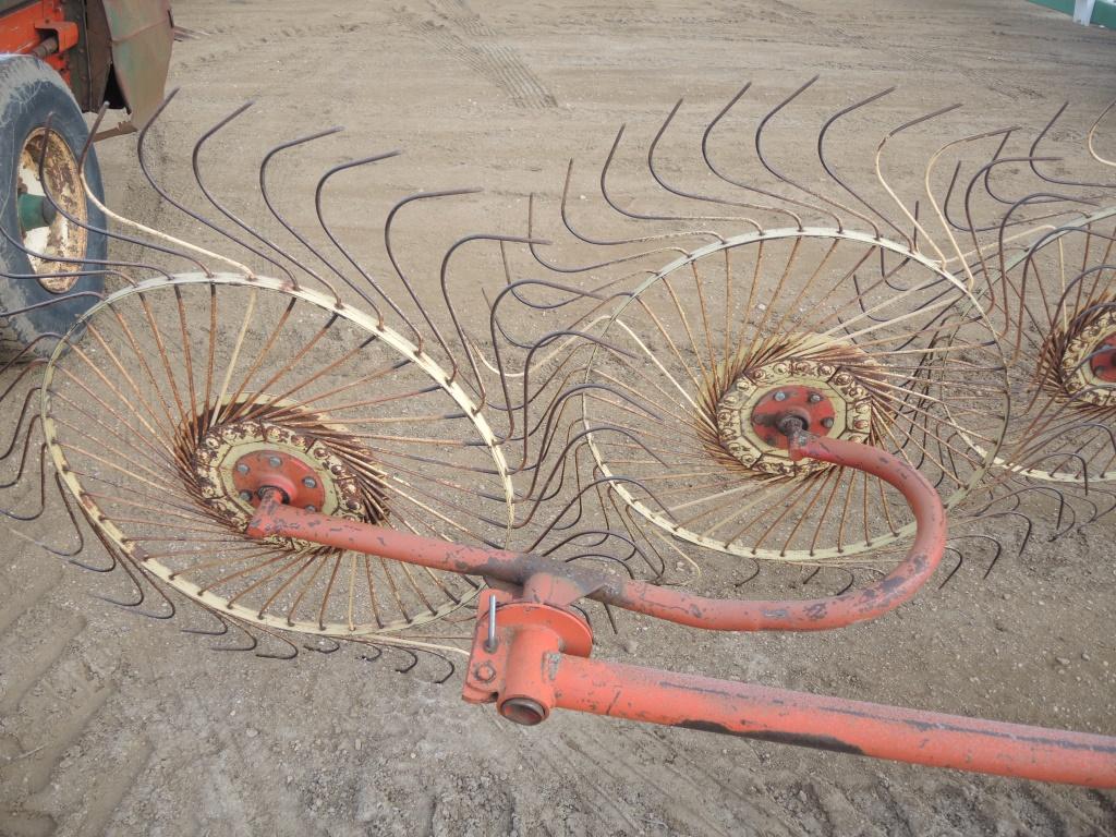 Gehl 3 pt Hay Rake #