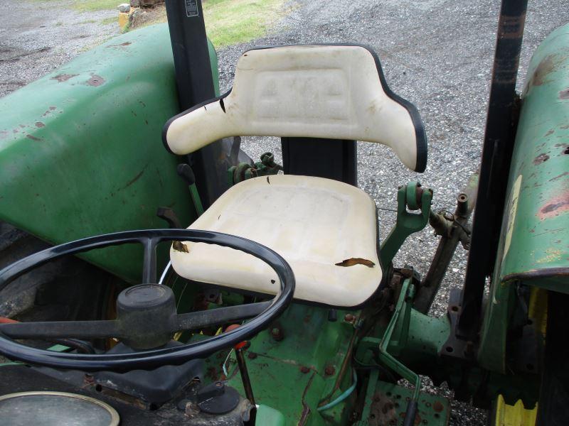 John Deere 2350 SN 492694