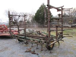 John Deere 1000 Pull Type Field Cultivator