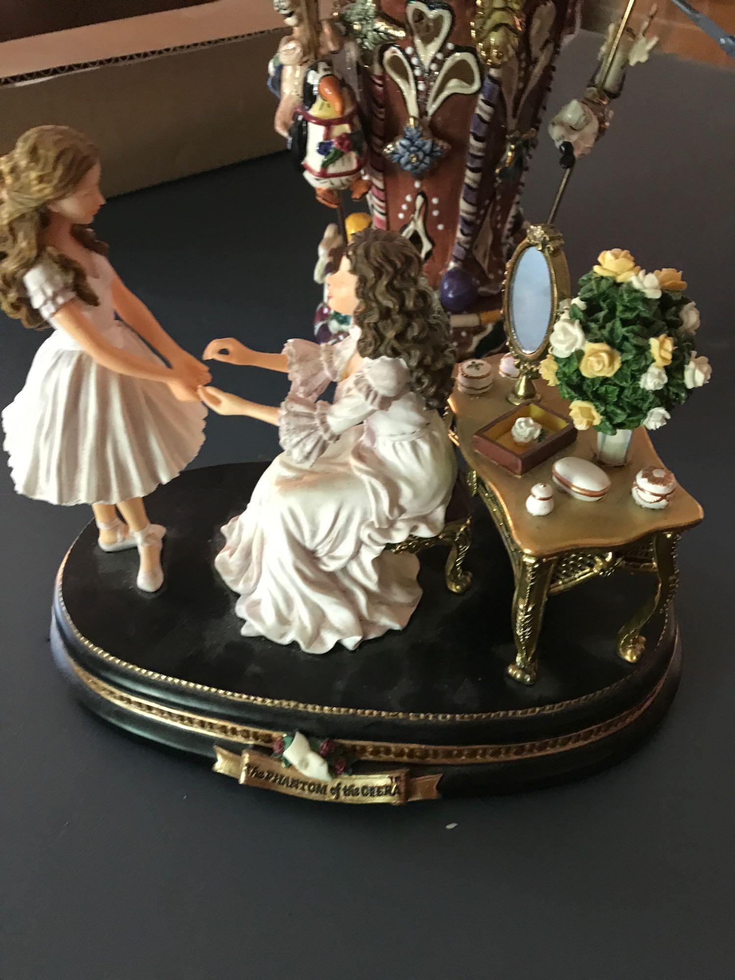 4 Music figurines