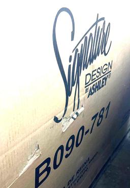 Signature design by Ashley B090?781 bed