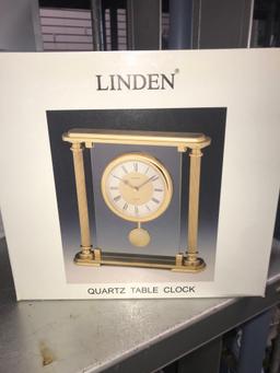 Linden Quartz table clock