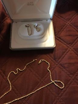 18 in. 14k gold rope chain with matching earrings 3.7 grams