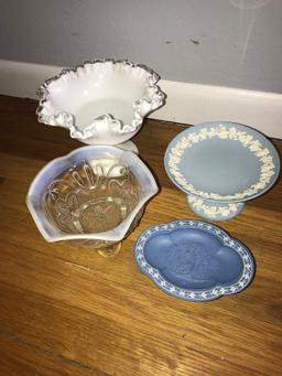 Wedgewood dish/Fenton dish