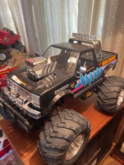 2 Remote control trucks