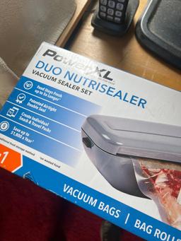 Vacuum sealer set - kitchen
