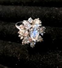 14K white gold cluster ring 3 grams