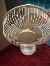 laundry basket/fan