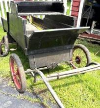 wagon yard ornament
