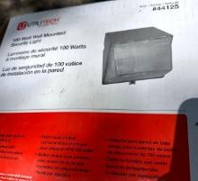 100 watt wall mounted security light